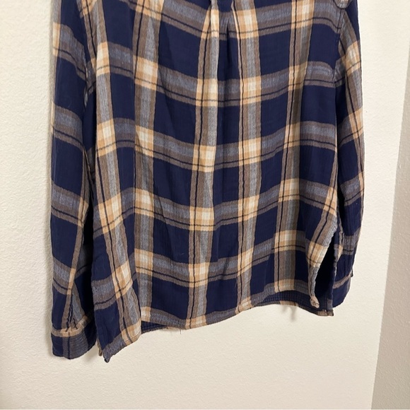Aerie Super Soft Plaid Shirt Buttoned Navy Blue Tan Cream Size Medium Women’s - Picture 10 of 13